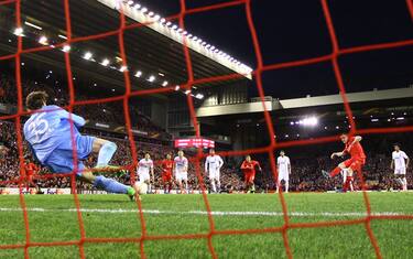 Liverpool avanti a fatica, rimonta United. Basilea all'ultimo respiro