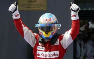 F1: SPAGNA; TRIONFA RED BULL WEBBER, ALONSO SECONDO
epa02149933 Spanish F-1 driver Fernando Alonso, of Ferrari team, stands on his car to acknowledge the cheers of fans after placing second at the Spain's GP race at Catalunya Circuit on 09 May 2010 in Montmelo, outside Barcelona, northeastern Spain. Australian F-1 driver Mark Webber won the race.  EPA/ANDREU DALMAU 