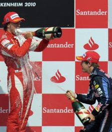 Vettel: "Il caso Ferrari è una commedia"