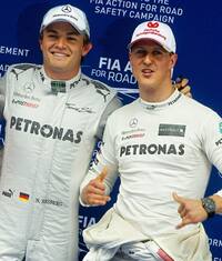 Due Mercedes in prima fila a Shanghai, Alonso solo nono