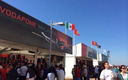 Gaffe McLaren: bandiera messicana con la foglia di marijuana