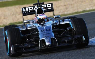 Jerez, vola la McLaren. Bene Raikkonen, problemi per Vettel