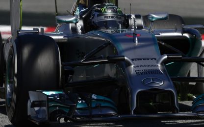 Mercedes a tutto volume: megafono e motore più rumoroso