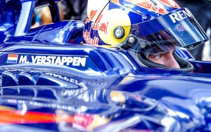 Scuola guida F1: Max Verstappen prende la (super) patente