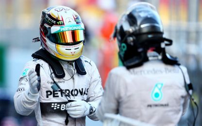Mercedes bollenti, Hamilton: "Nico non ci prova neanche"