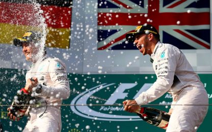 Hamilton: "Macchina fantastica", Rosberg: "Era imbattibile"