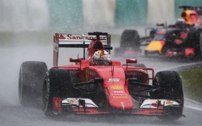 GP Malesia, grande Vettel: è prima fila. Hamilton in pole