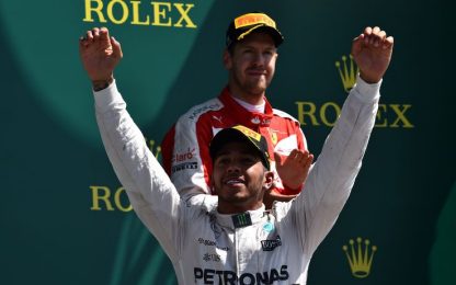 Hamilton re (bagnato) d'Inghilterra. Ma Vettel è sul podio