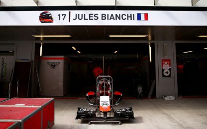 F1, mai più il 17 in pista: ritirato il numero di Bianchi