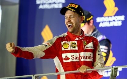Notte magica a Singapore, Vettel trionfa: il film della gara