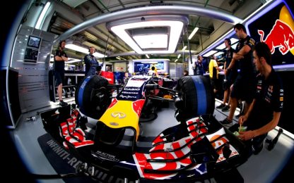 Mondiale 2016, la Red Bull cerca un motore. Mercedes dice no, Ferrari fornirà solo Toro Rosso