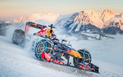 Red Bull oltre i limiti, slalom sulla montagna innevata