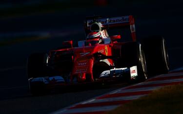 Test Barcellona: Kimi imprendibile, Mercedes con il muso a "squalo"