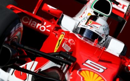 Test, Vettel chiude in vetta. Piccolo stop per la Mercedes