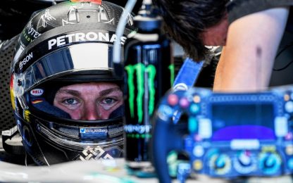 Rosberg soffia la pole ad Hamilton, 3° Ricciardo