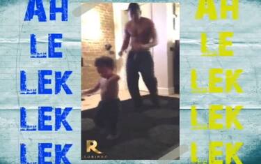 "Ah le lek lek lek"... Robinho si filma ballando con i figli
