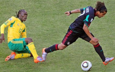 sport_calcio_mondiali_2010_sudafrica_messico_dosantos_letsholonyane_ansa