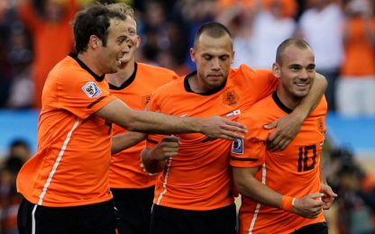 Sneijder rompe la noia: l'Olanda batte il Giappone