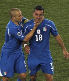 Italia dai brandelli a Prandelli. Cannavaro: voltare pagina