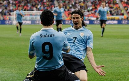 Suarez stende la Corea del Sud, l'Uruguay vola ai quarti