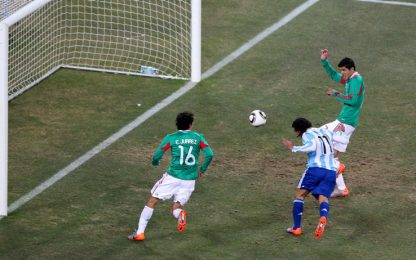 L'Argentina va. Il Messico gelato da un gol in fuorigioco