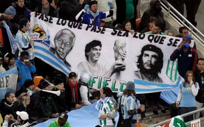 Rosetti dà una mano all'Argentina. Maradona: ha sbagliato
