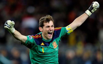 Le pagelle di Olanda-Spagna: Casillas è l'eroe della finale