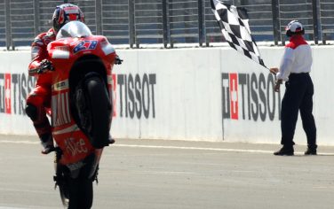 ISTANBUL, TURKEY - APRIL 22: (TURKEY OUT) Australian rider Casey Stoner wins the MotoGP Turkey at the Istabul Park Circuit on April 22, 2007 in Istanbul, Turkey. (Photo by Burak Kara/Getty Images)

 


 *** Local Caption *** Casey Stoner