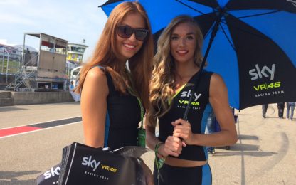 Eva e Lucy, passione ombrelline al GP di Germania
