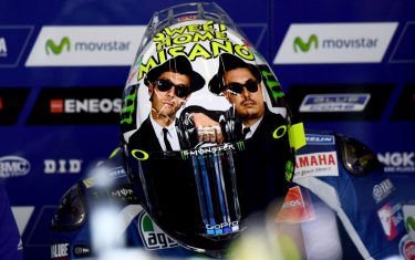 rossi_misano-2016_casco_blues_brothers_getty