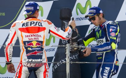 Super Marquez, Rossi c'è: il 2016 della MotoGP