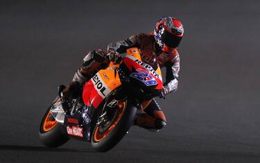 MotoGp, Stoner vola nelle libere in Qatar. Rossi ottavo