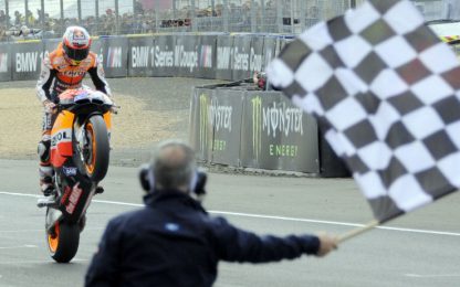 MotoGp: in Francia domina Stoner, primo podio per Valentino