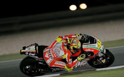 MotoGp, Rossi è sempre in ritardo: in Qatar domina Lorenzo