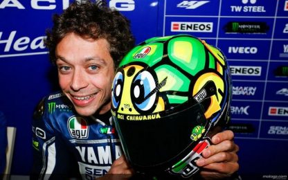 Rossi, al Mugello con ironia: sul casco una tartaruga