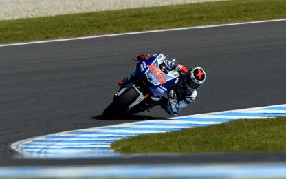 Libere in Australia: Lorenzo vola, Marquez cade, Rossi 4°