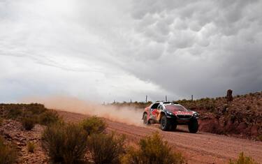 Tragedia alla Dakar, morto uno spettatore investito da un'auto