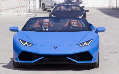 Renzi come Icardi: al volante di una Lamborghini