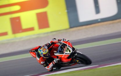 Superbike, Davies chiude in testa le FP2 in Qatar