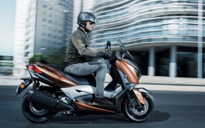 Nuovo Yamaha X-MAX 300: sportività ed eleganza
