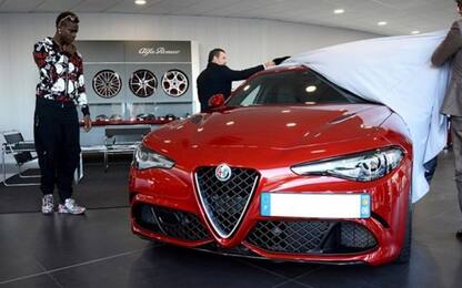 Balotelli compra un'Alfa Romeo Giulia Quadrifoglio