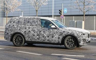 bmw-x7