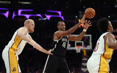 lakers_nets_collins_getty