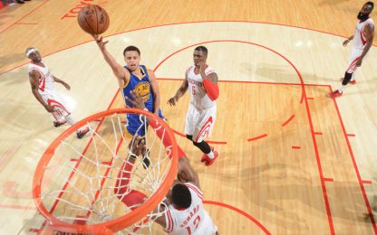 Assolo Curry: Rockets travolti, Warriors vicini alla finale