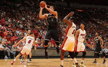 brook_lopez_nets_heat_getty