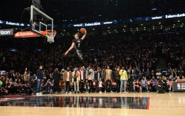 TORONTO, CANADA - FEBRUARY 13:  (8 of 12) Zach LaVine #8 of the Minnesota Timberwolves goes up for a dunk during the Verizon Slam Dunk Contest as part of 2016 NBA All-Star Weekend on February 13, 2016 at the Air Canada Centre in Toronto, Ontario, Canada.  NOTE TO USER: User expressly acknowledges and agrees that, by downloading and or using this Photograph, user is consenting to the terms and conditions of the Getty Images License Agreement.  Mandatory Copyright Notice: Copyright 2016 NBAE  (Photo by Garrett Ellwood/NBAE via Getty Images)