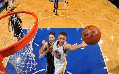 Curry da record con i Warriors. Vincono Brooklyn e Spurs