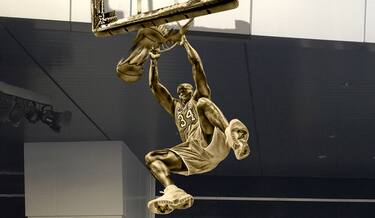 ts-shaq-statue-announce