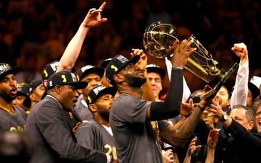 Il giorno di King James: buon compleanno, LeBron!