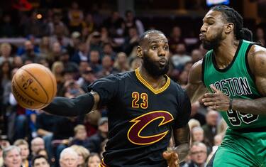 NBA, Boston non rovina la festa di LeBron